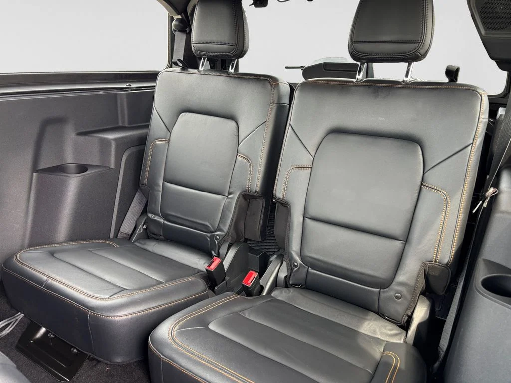 Used 2023 Gray Ford Badlands image 13