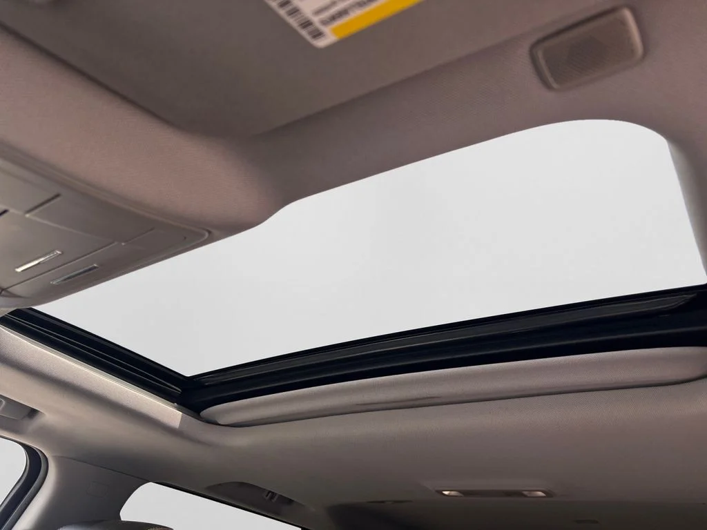 Used 2020 White GMC Denali image 32