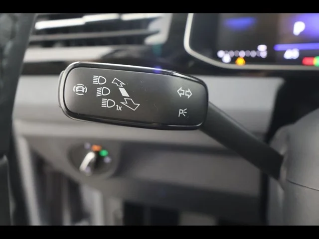 2025 Volkswagen Jetta SE - Photo 25