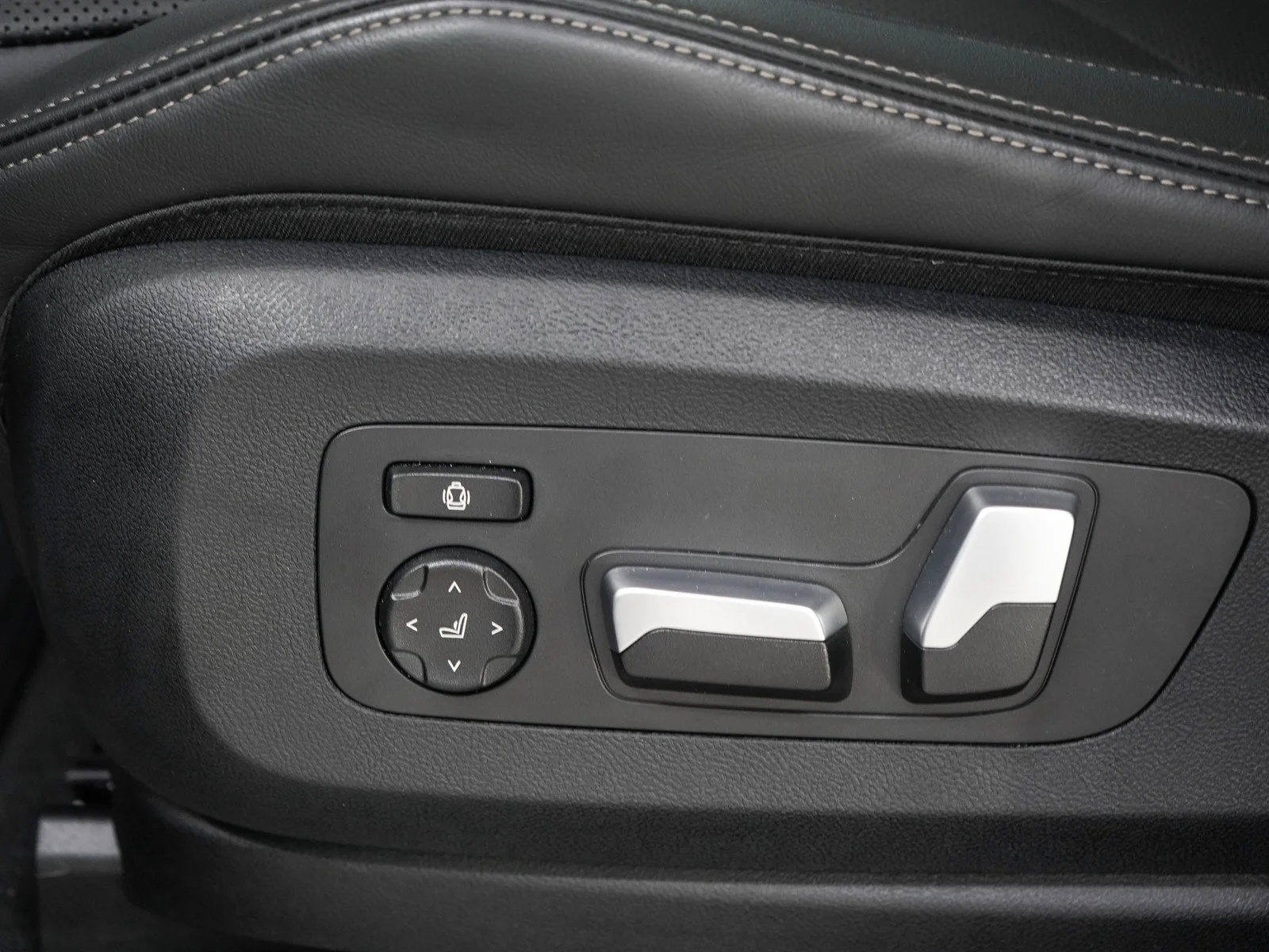2026 BMW X5 40i - Photo 26