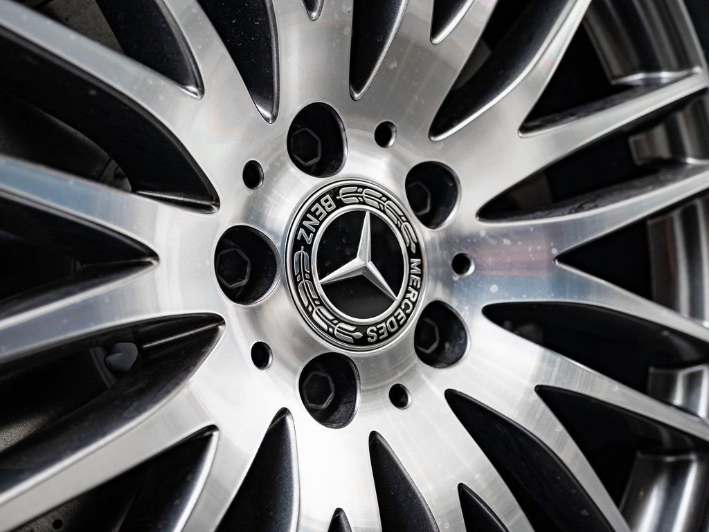 Used 2025 Polar White Mercedes-Benz GLC 300 image 8