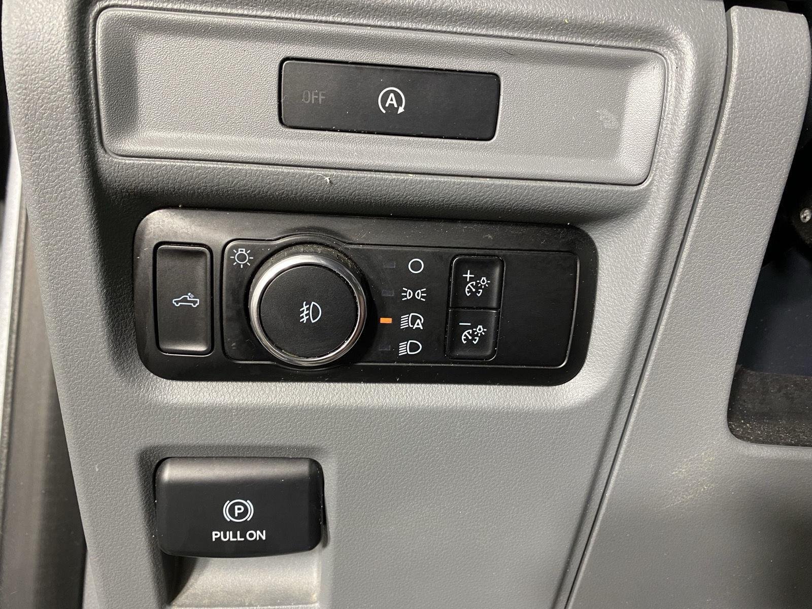 Used 2025 Iconic Silver Ford XLT image 14