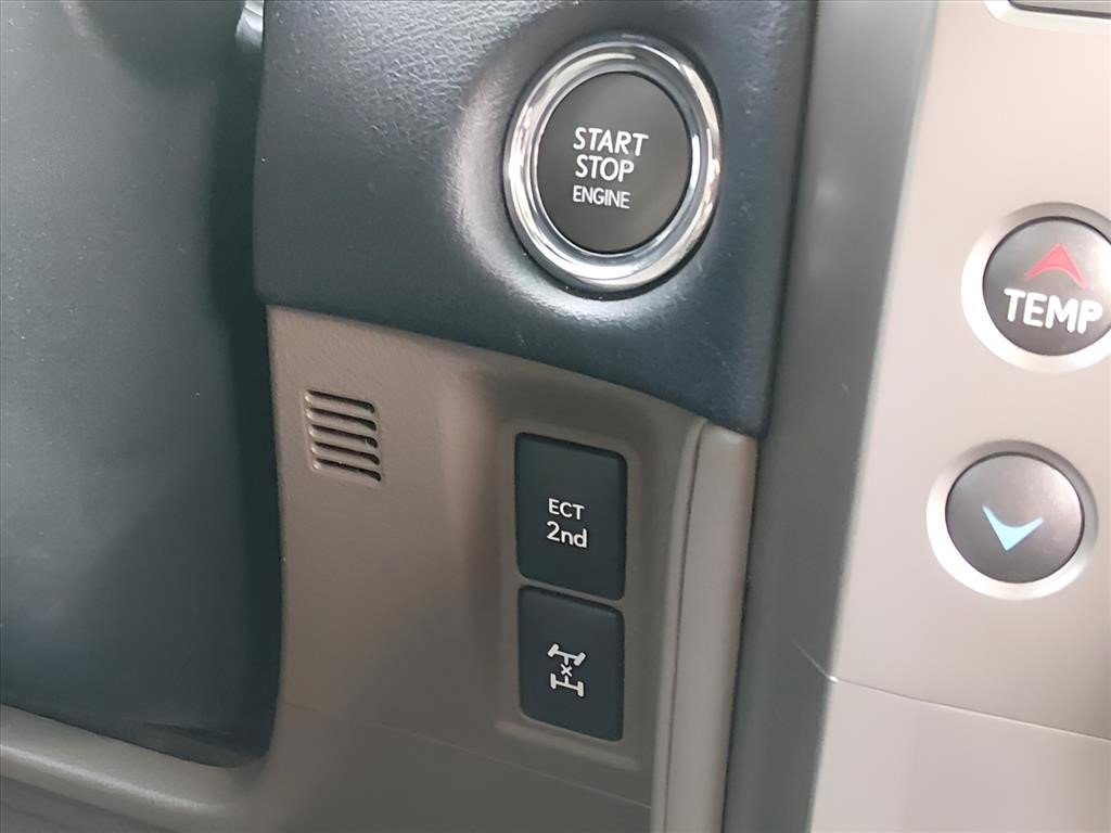 Used 2021 Silver Lexus GX 460 Premium image 15