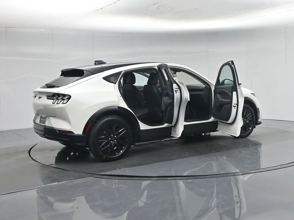 New 2026 Star White Metallic Tri-coat Ford Premium image 5