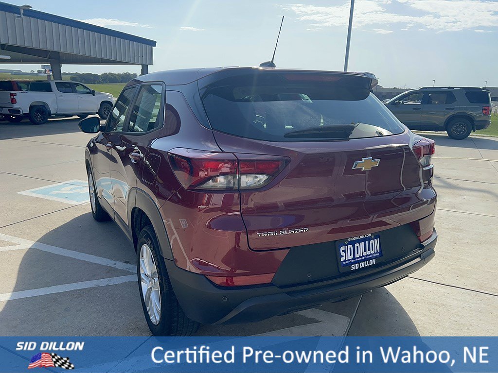Used 2022 Crimson Metallic Chevrolet LS image 3