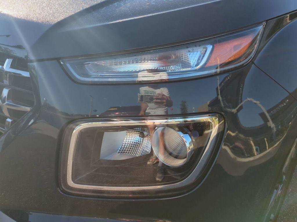 New 2026 White Hyundai SEL w/Two-Tone Roof image 10