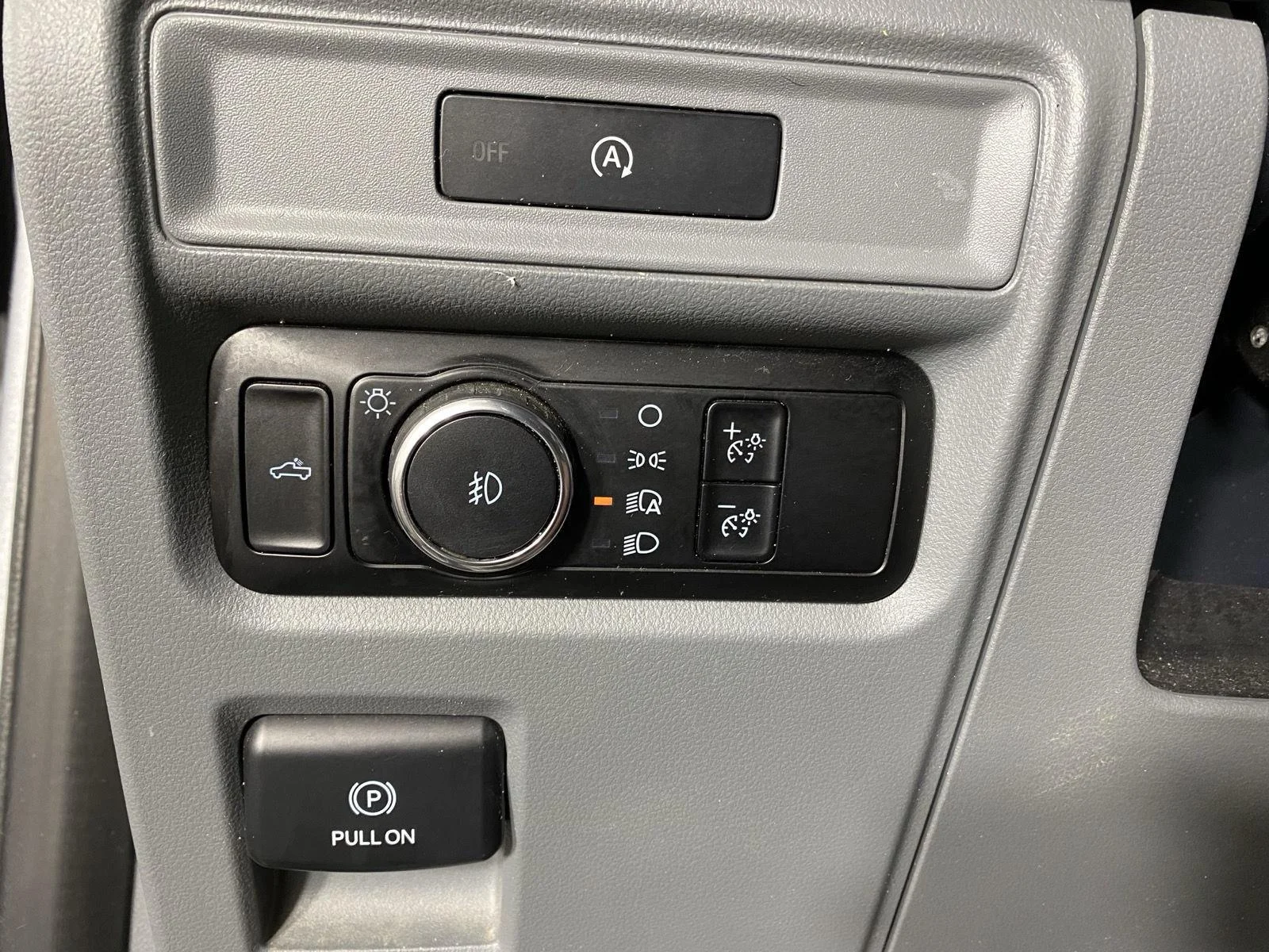 Used 2025 Iconic Silver Ford XLT image 14