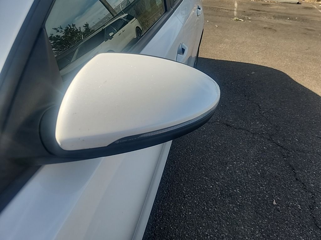 Used 2023 White Kia LXS image 7