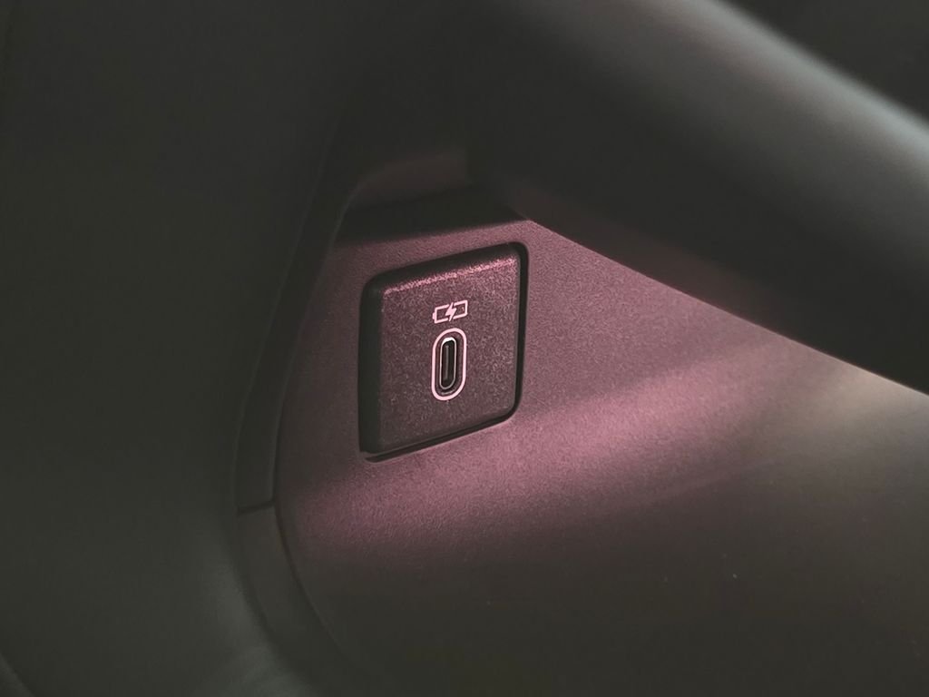 New 2026 Borasco Grey Land Rover se image 10