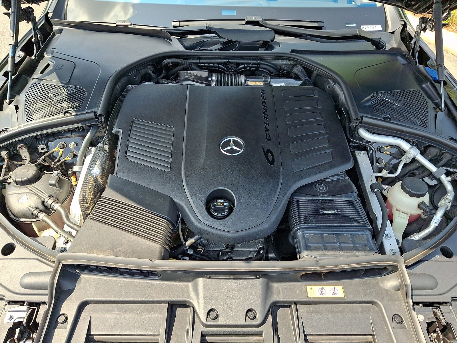 Certified Used 2023 Graphite Gray Metallic Mercedes-Benz 4MATIC® image 29