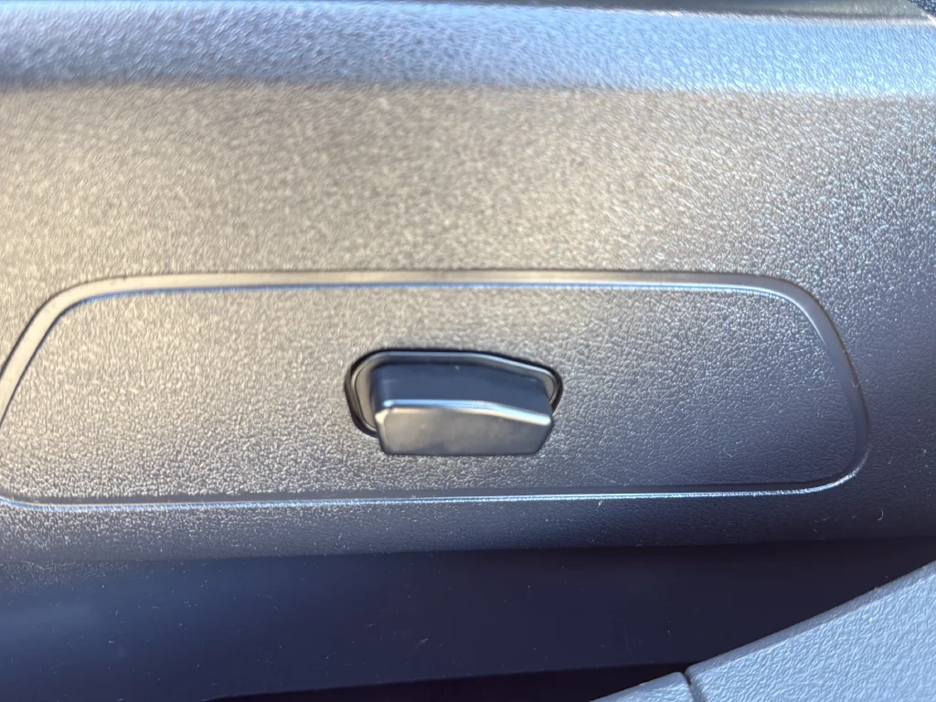Used 2016 Gray Jeep Latitude image 17