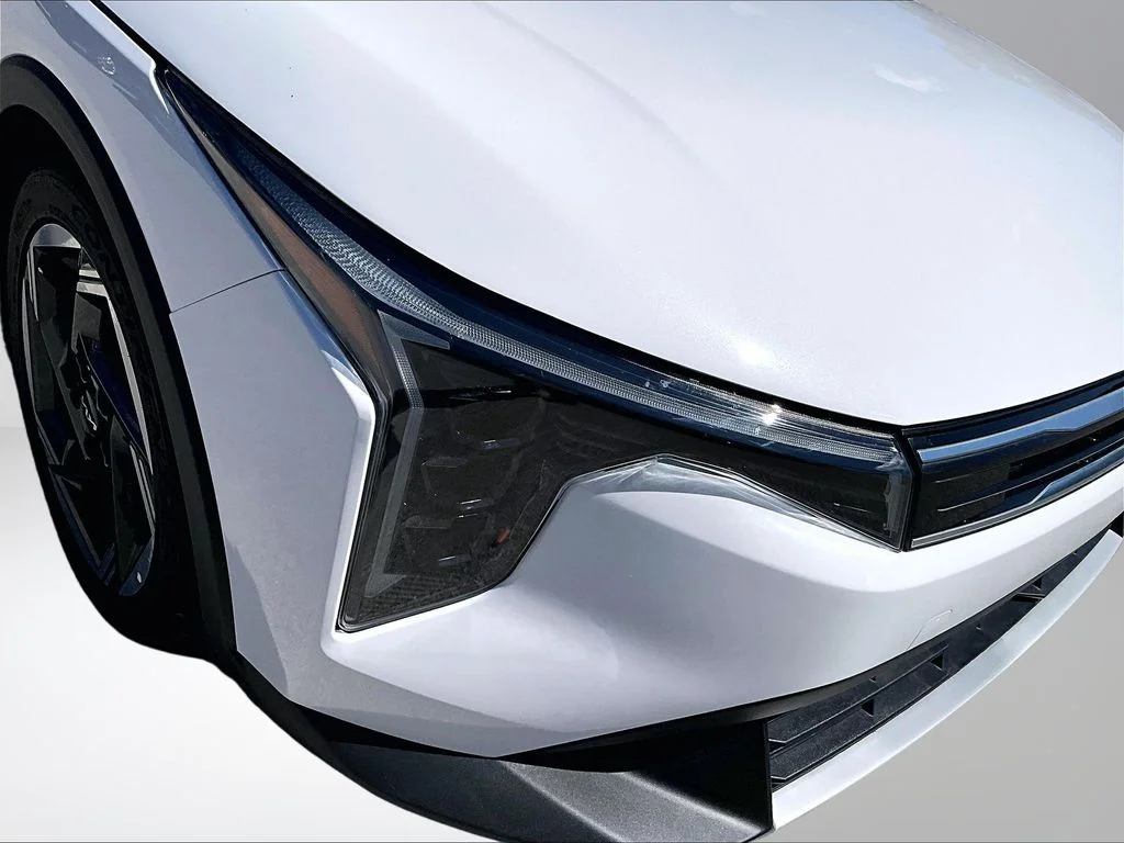 Used 2025 White Kia EX image 30