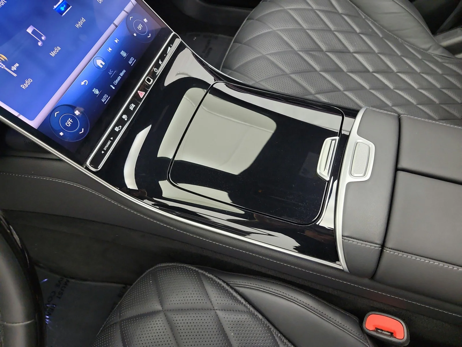 Used 2023 Obsidian Black Mercedes-Benz S 580e 4MATIC® Sedan image 19