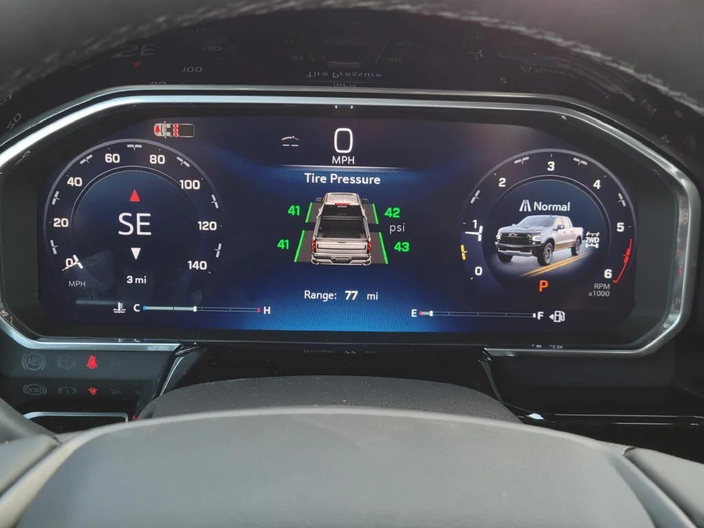 New 2026 Summit White Chevrolet ZR2 image 33