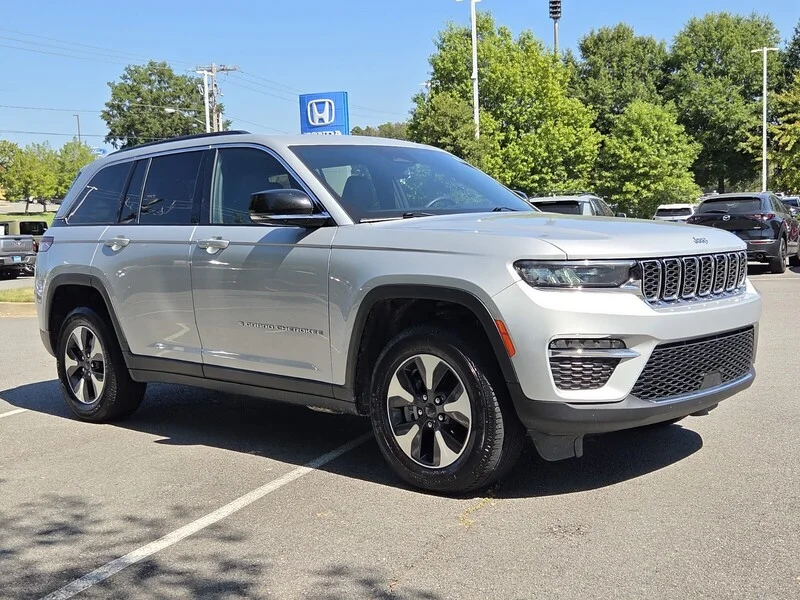 Used 2024 Silver JEEP 4XE image 4