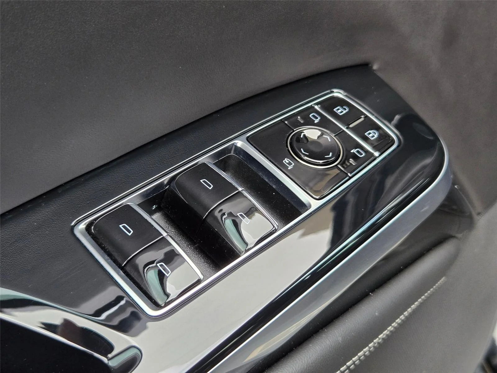 Used 2025 Black Raven Cadillac AWD V-Series image 28