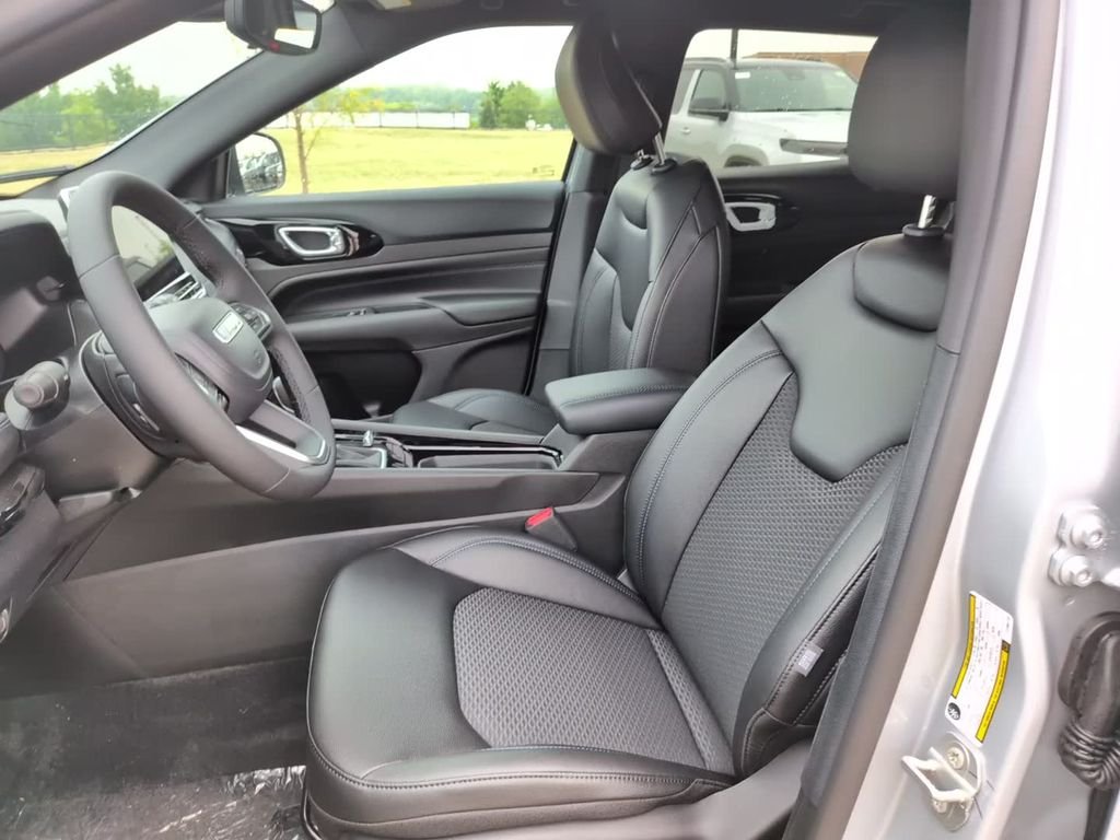 New 2026 Silver Jeep Latitude image 18