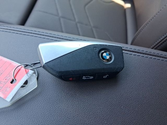 Used 2025 White BMW xDrive28i image 20