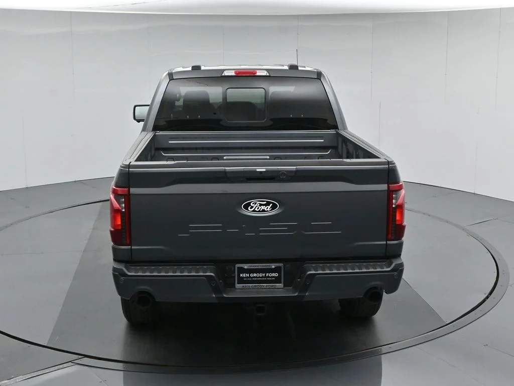 New 2026 Carbonized Gray Metallic Ford XLT image 42