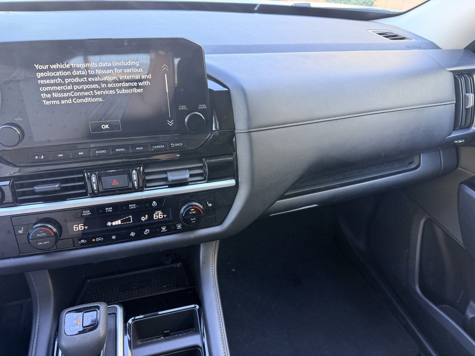 Used 2025 Silver Nissan SL image 9