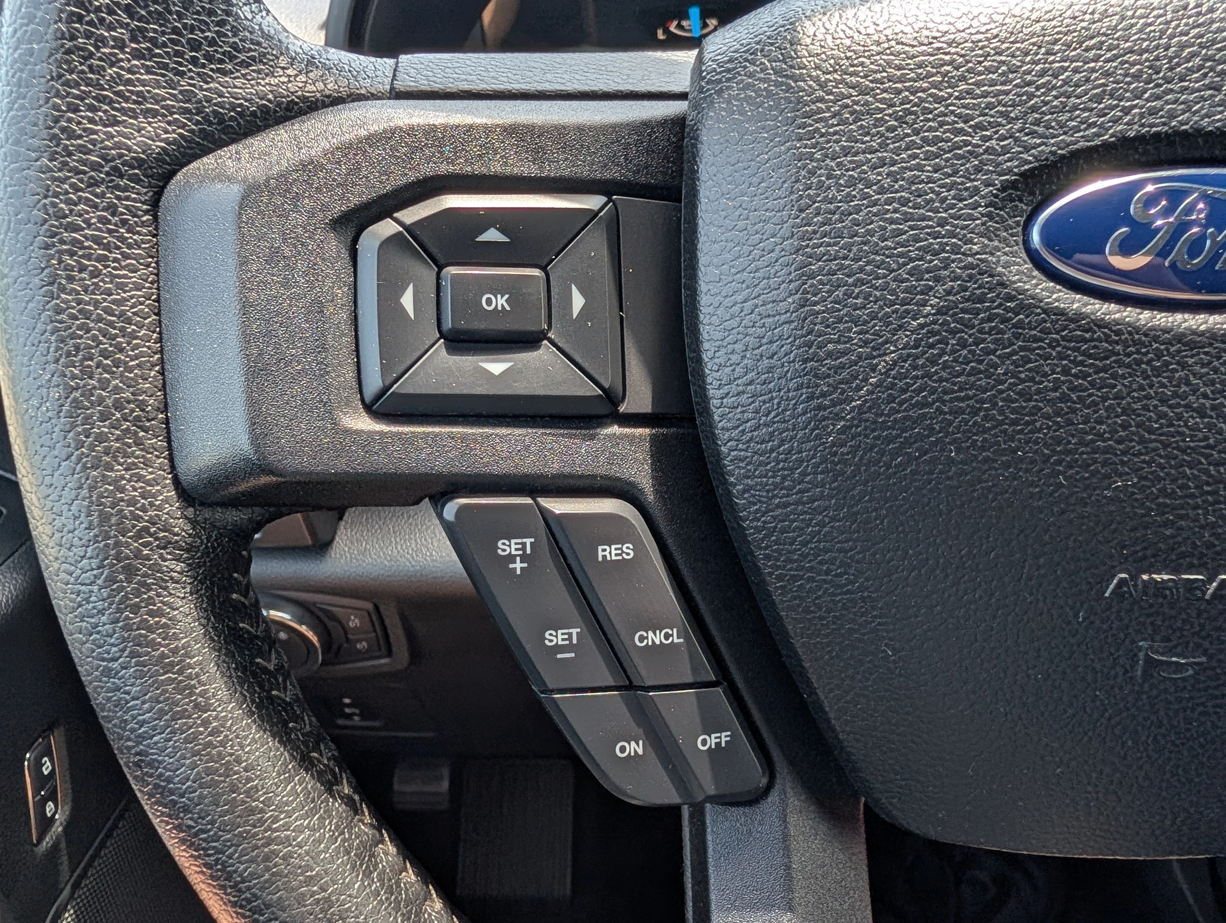Used 2015 Tuxedo Black Metallic Ford XLT image 27