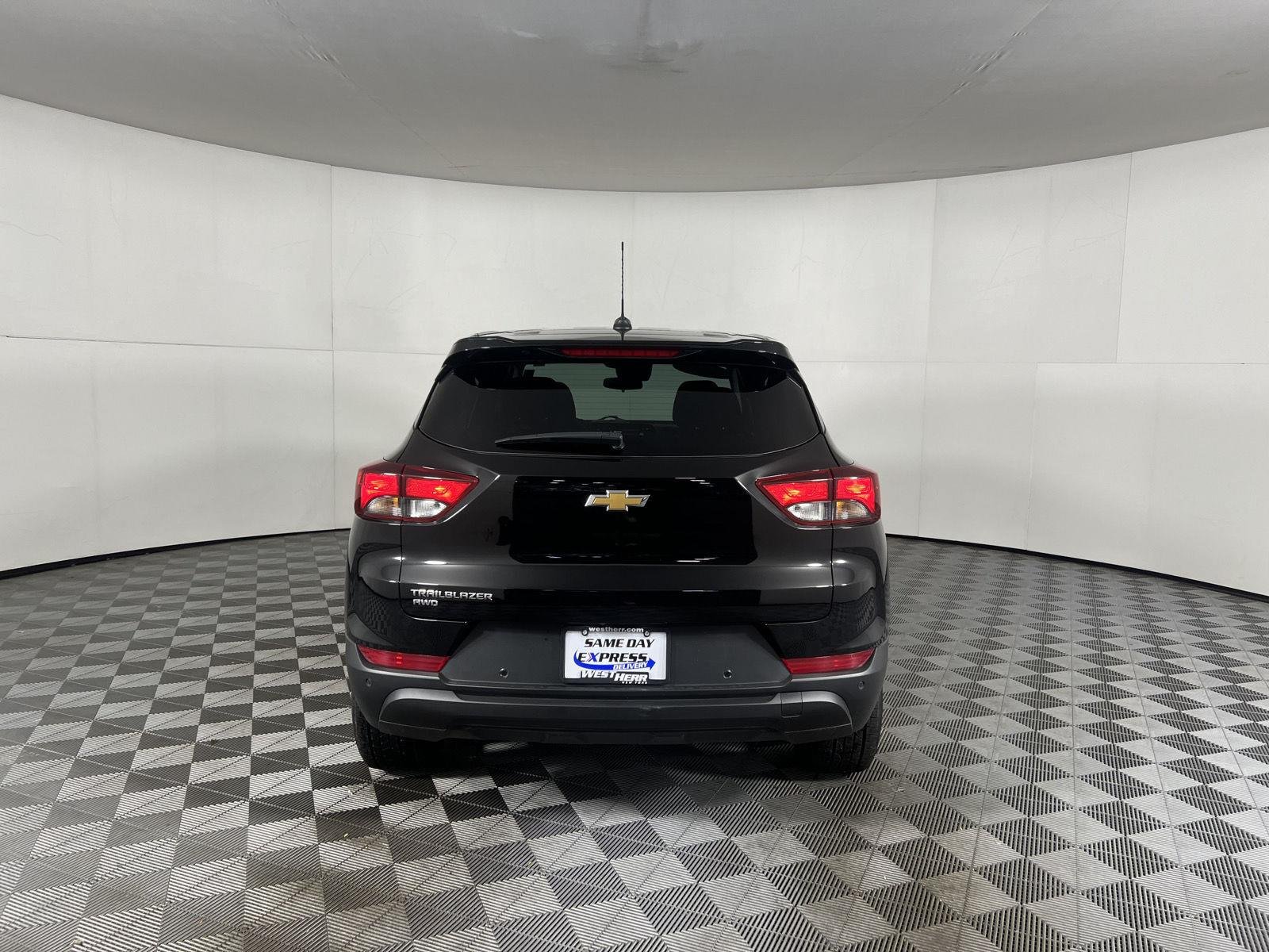 Used 2025 Mosaic Black Metallic Chevrolet LS image 25