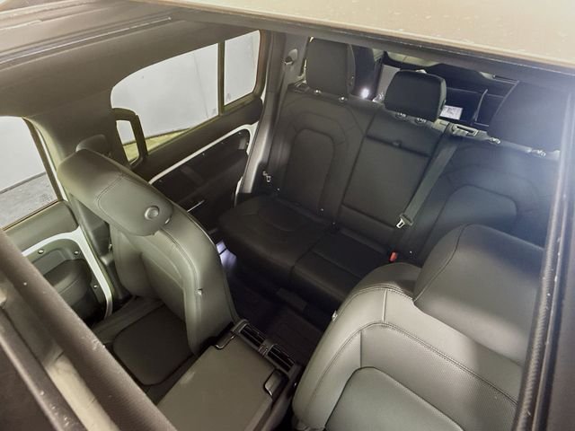 New 2026 Fuji White Land Rover X-Dynamic SE image 14