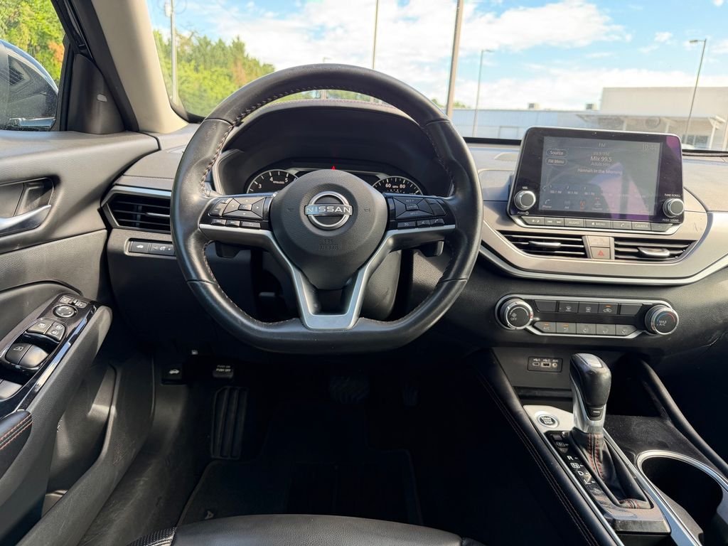 Used 2025 Black Nissan 2.5 SR image 22