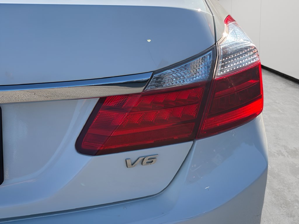 Used 2014  Honda EX-L image 7