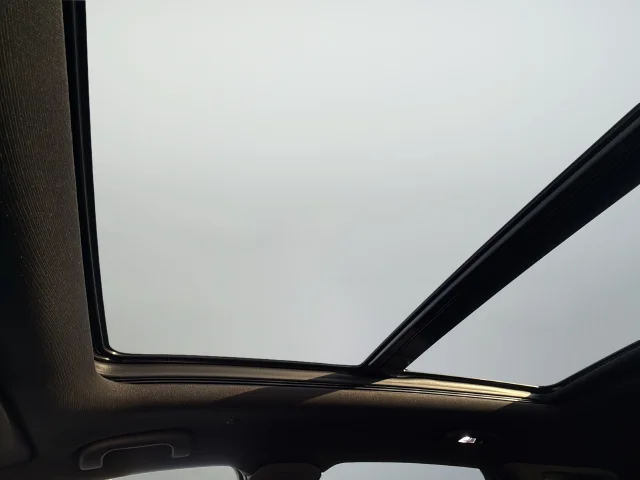 Used 2022 White Cadillac Premium Luxury image 19