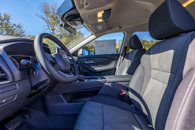 2026 Nissan Rogue SV - Photo 11