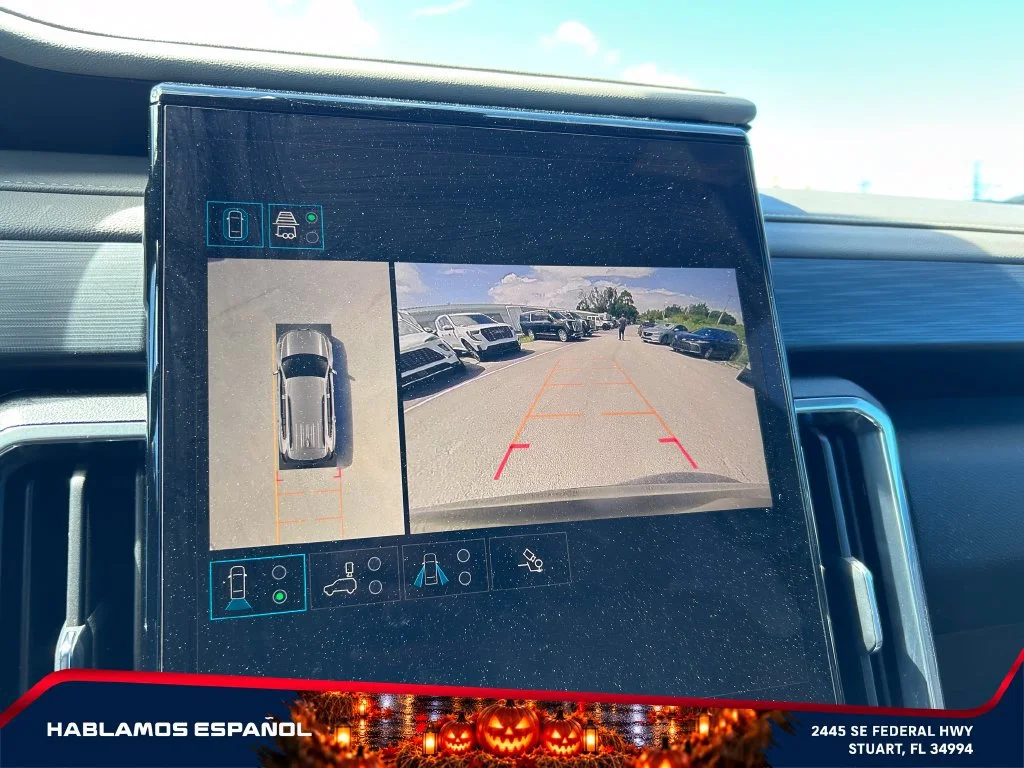 Used 2026 Ebony Twilight Metallic GMC Elevation image 31