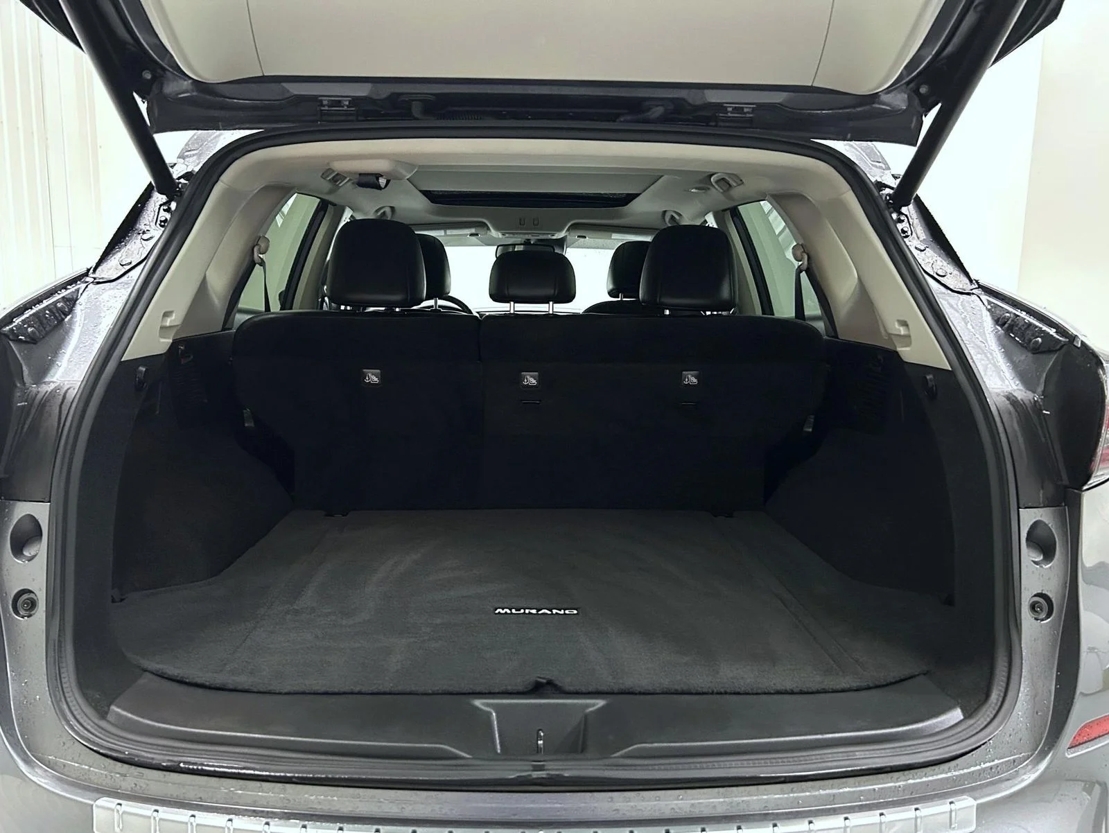 Used 2022 Gray Nissan SL image 21