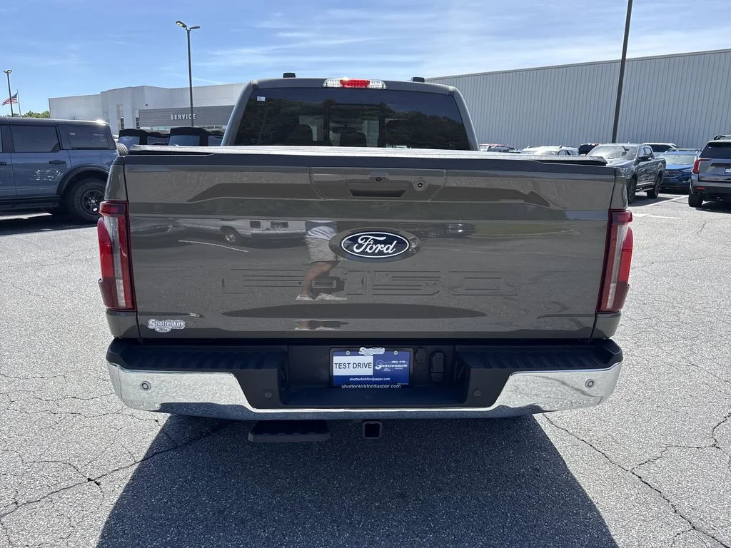 Used 2025 Gray Ford Lariat image 6