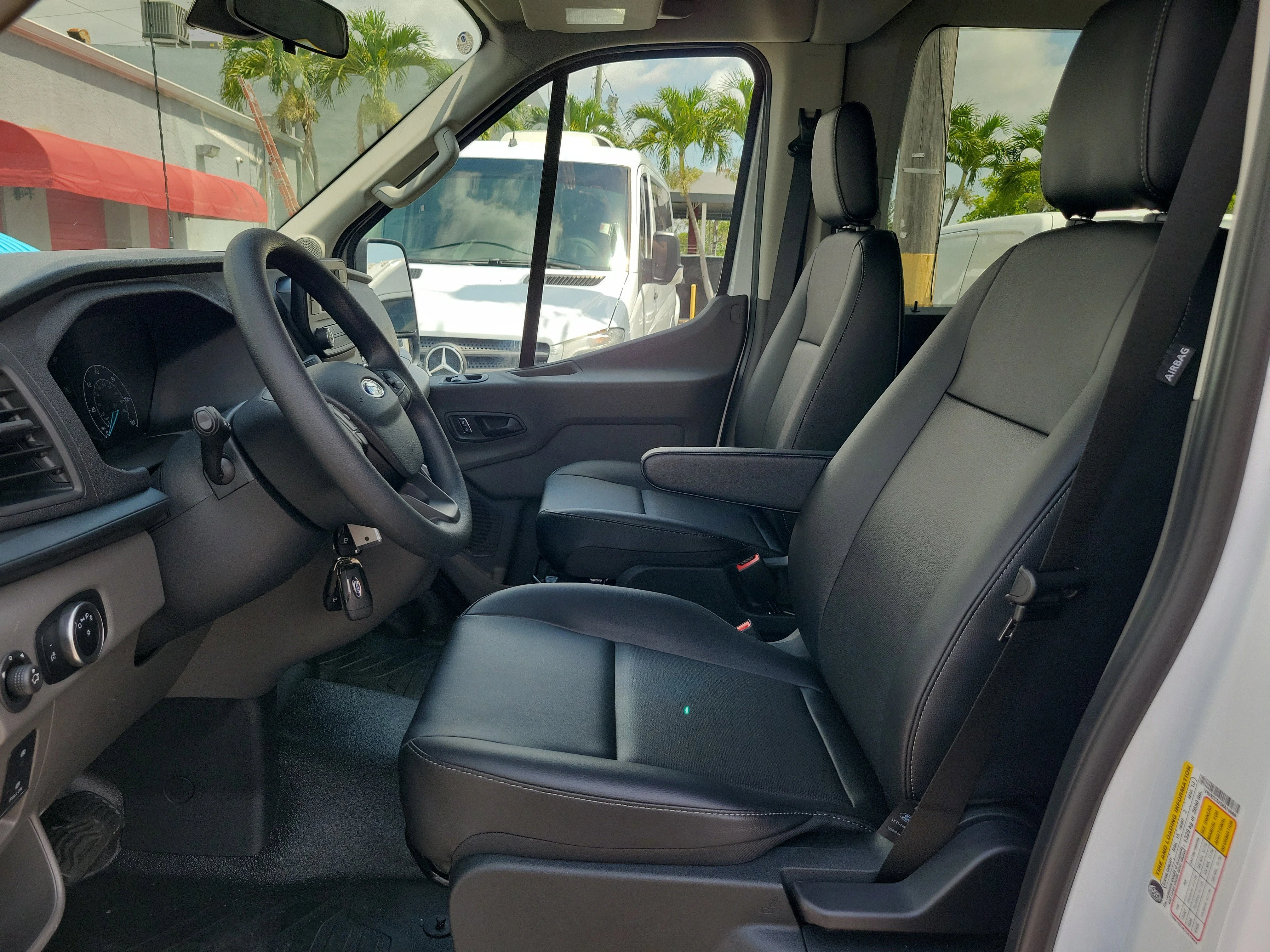 2025 Ford Transit Passenger Van XL - Photo 18
