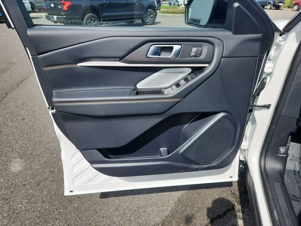 New 2026 White Ford Tremor image 15