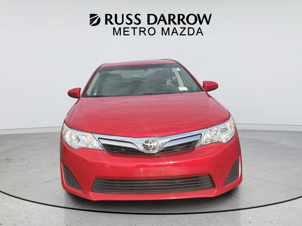 Used 2014 Red Toyota LE image 8