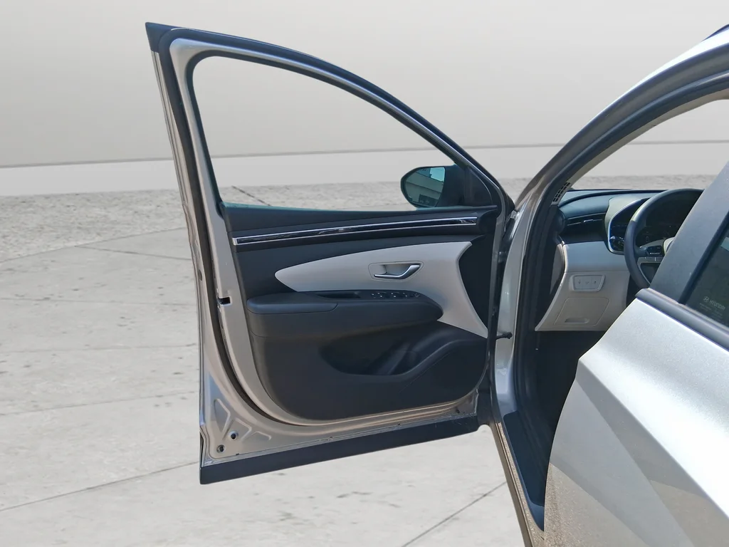 Used 2024 Silver Hyundai SEL image 33