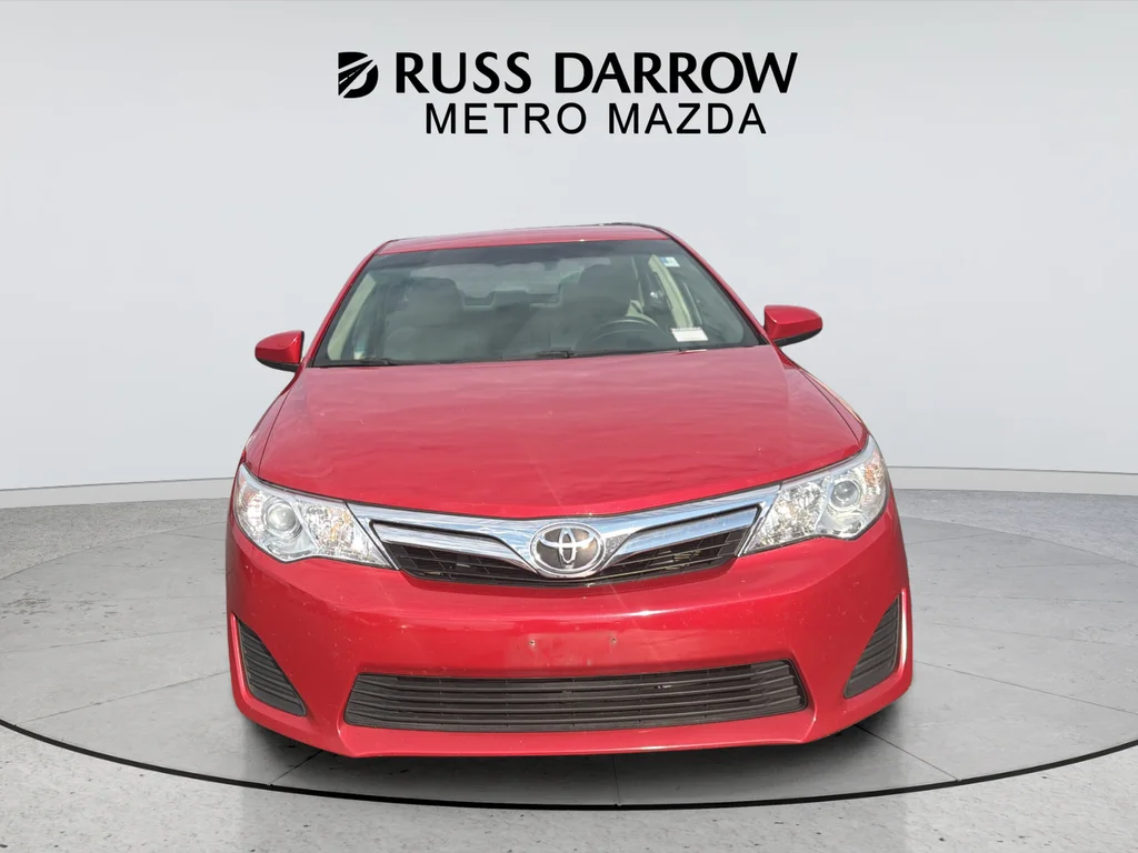 Used 2014 Red Toyota LE image 8