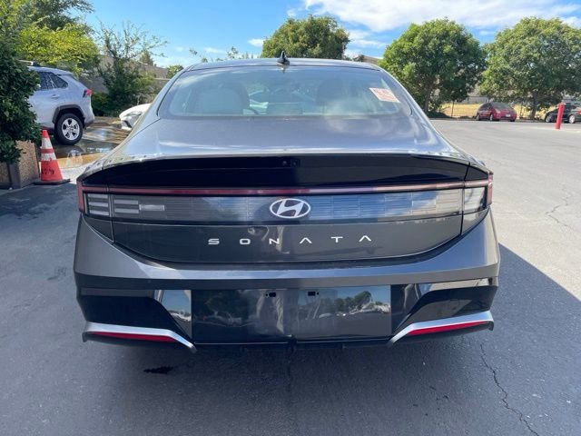 Used 2025 Gray Hyundai SEL image 4