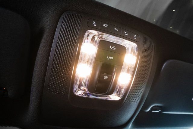 Used 2026 Black Mercedes-Benz GLB 250 image 21