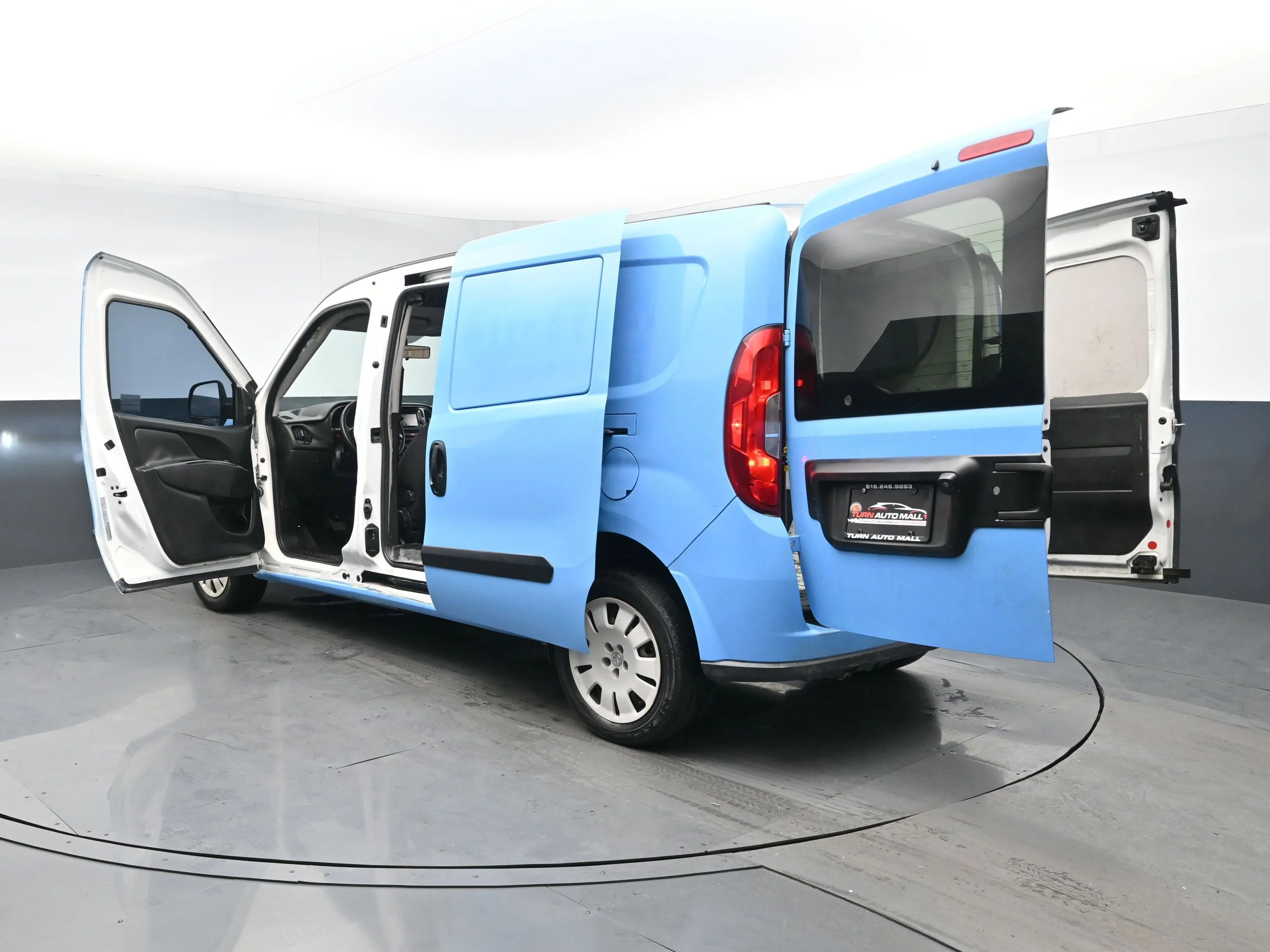 Used 2017 Blue RAM Tradesman SLT image 31