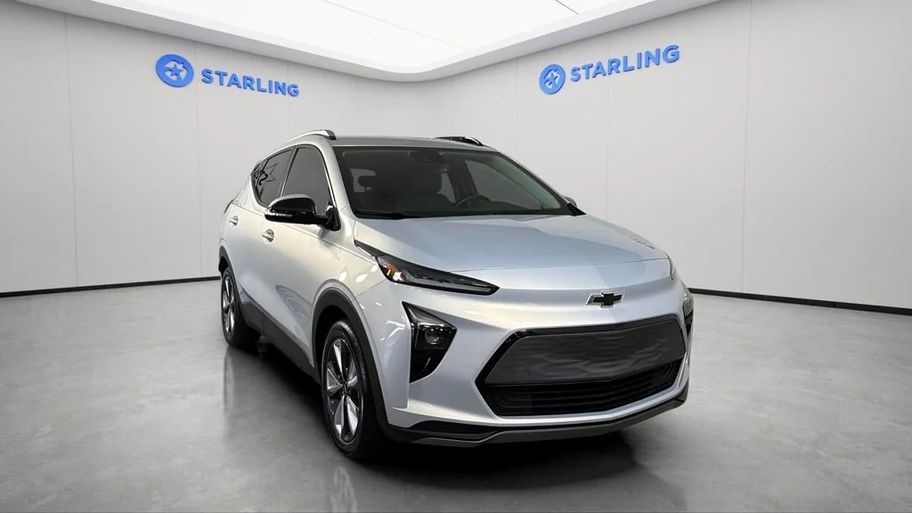 Used 2023 Silver Flare Metallic Chevrolet LT image 14
