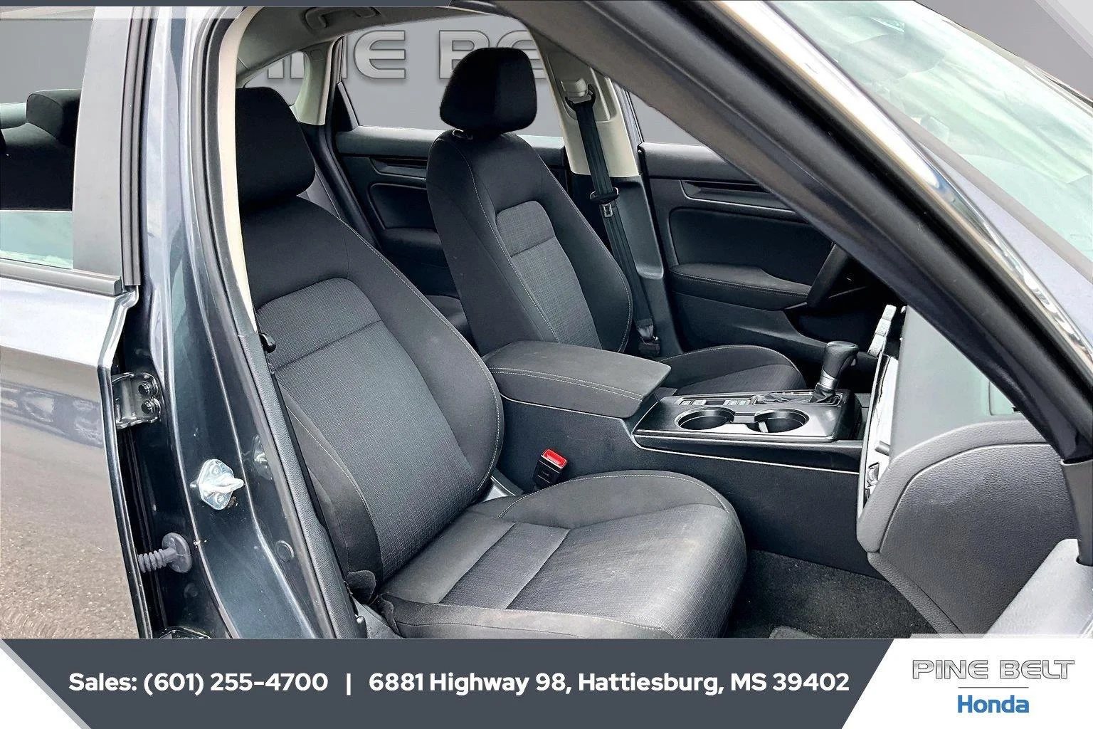 Used 2025 Meteorite Gray Metallic Honda LX image 6