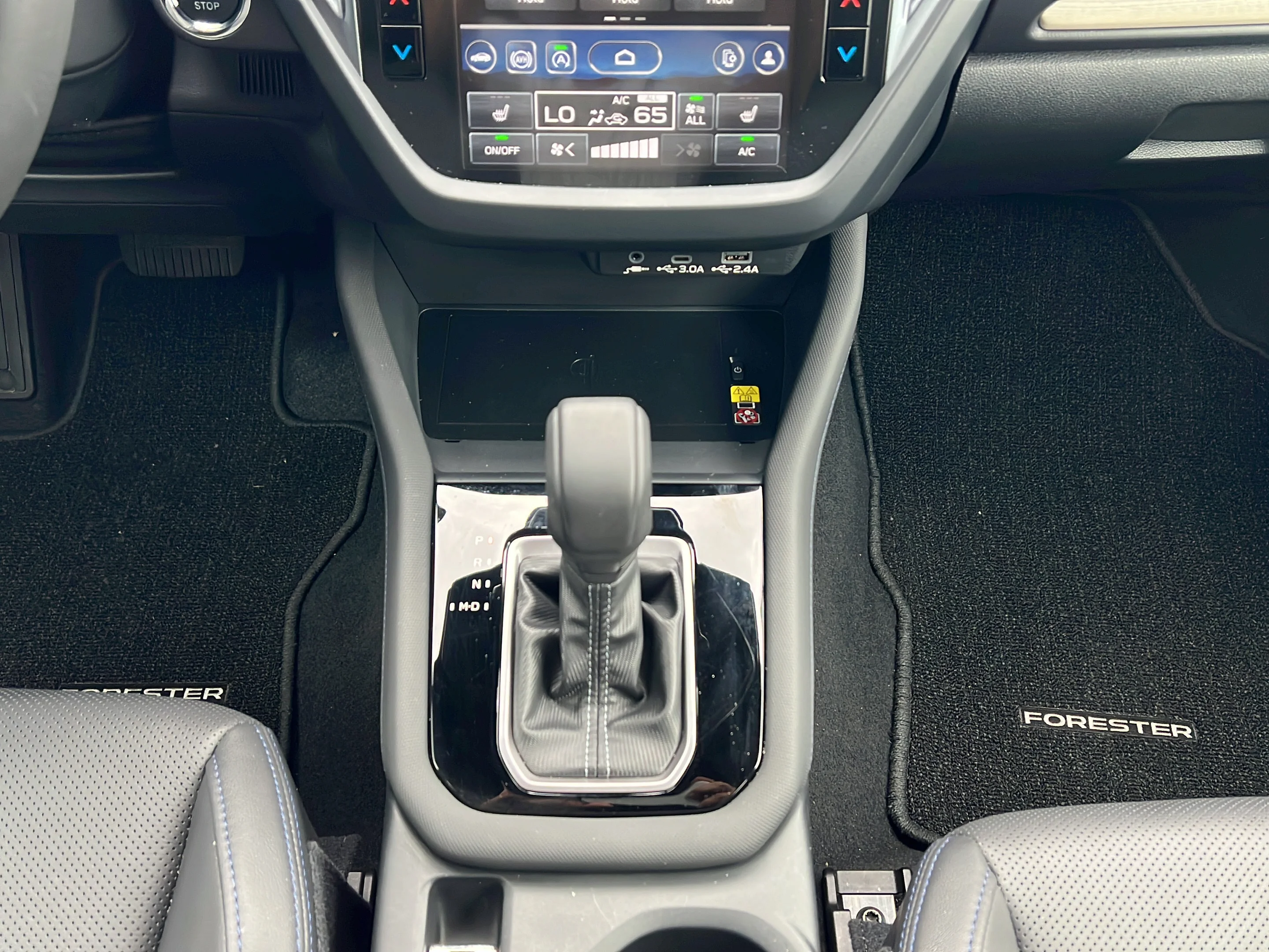 Used 2025 Ice Silver Metallic Subaru Limited image 15