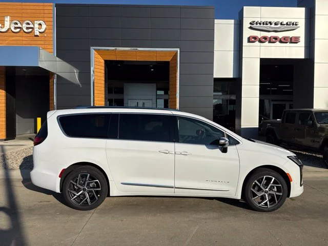 New 2027 White Chrysler Pinnacle image 2