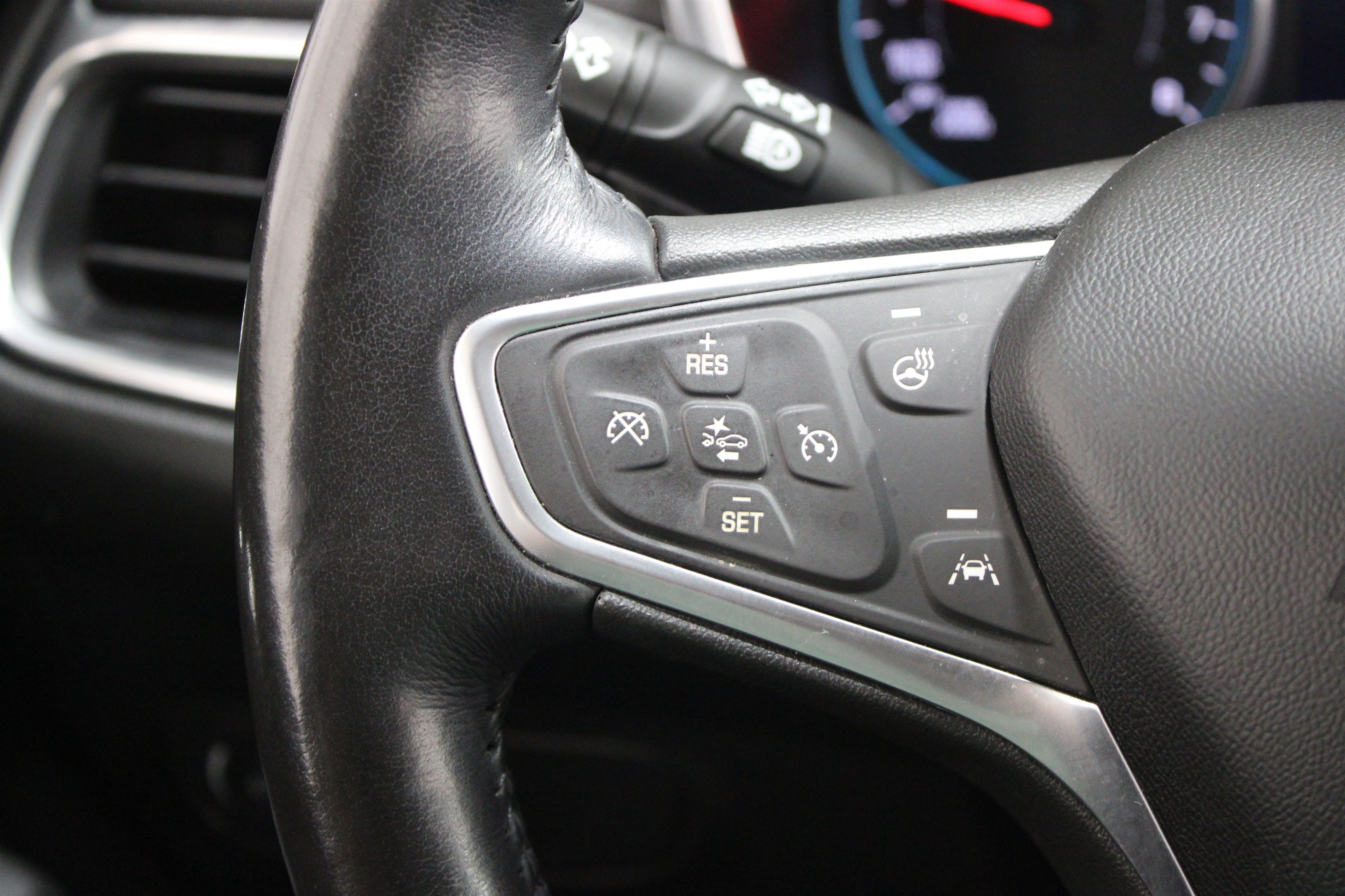 Used 2022 Iron Gray Metallic Chevrolet LT image 8