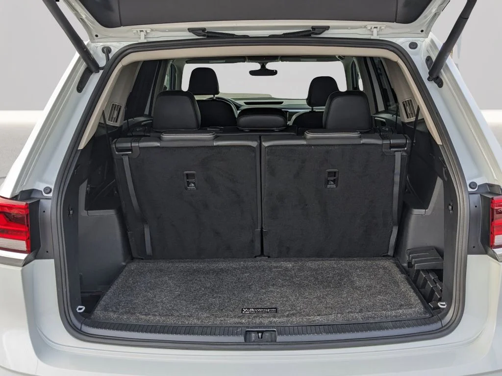 2023 Volkswagen Atlas SE w/Tech - Photo 10