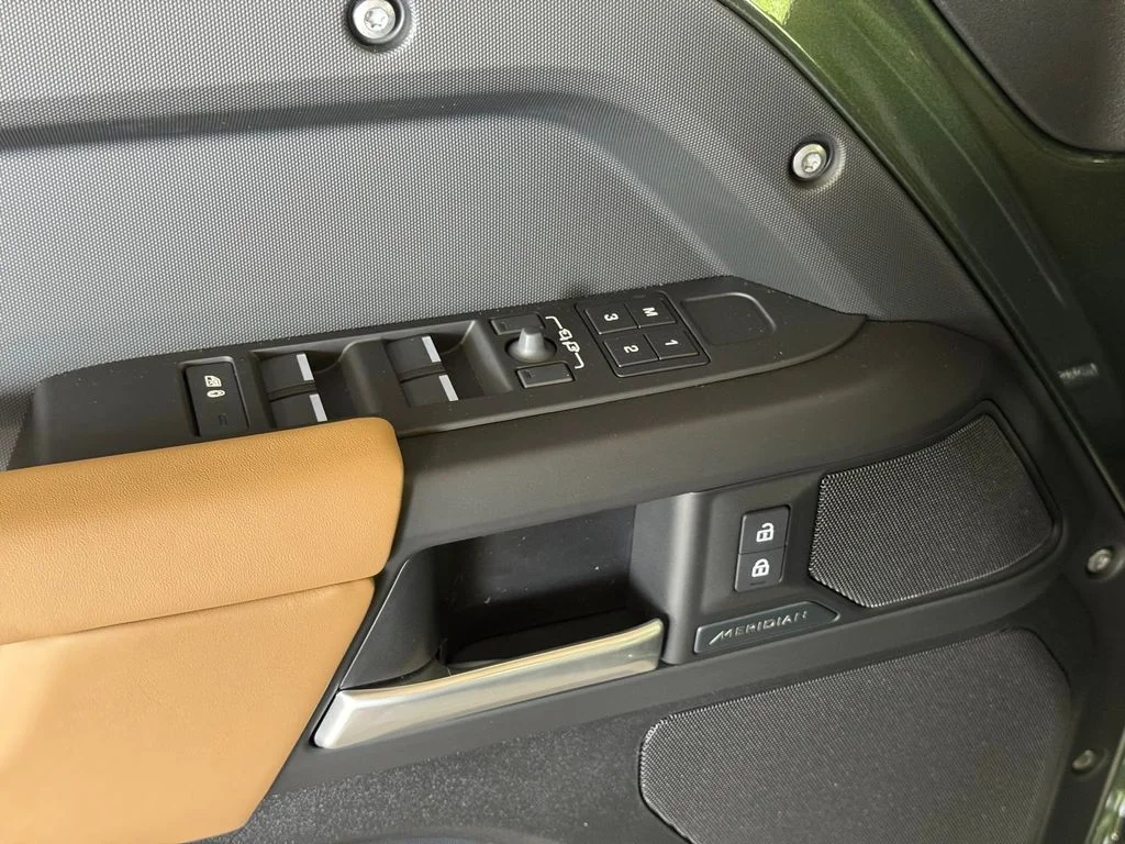 New 2026 Green Land Rover S image 11
