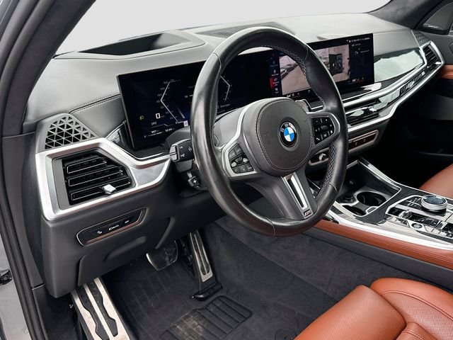 Used 2025 Gray BMW M60i image 9